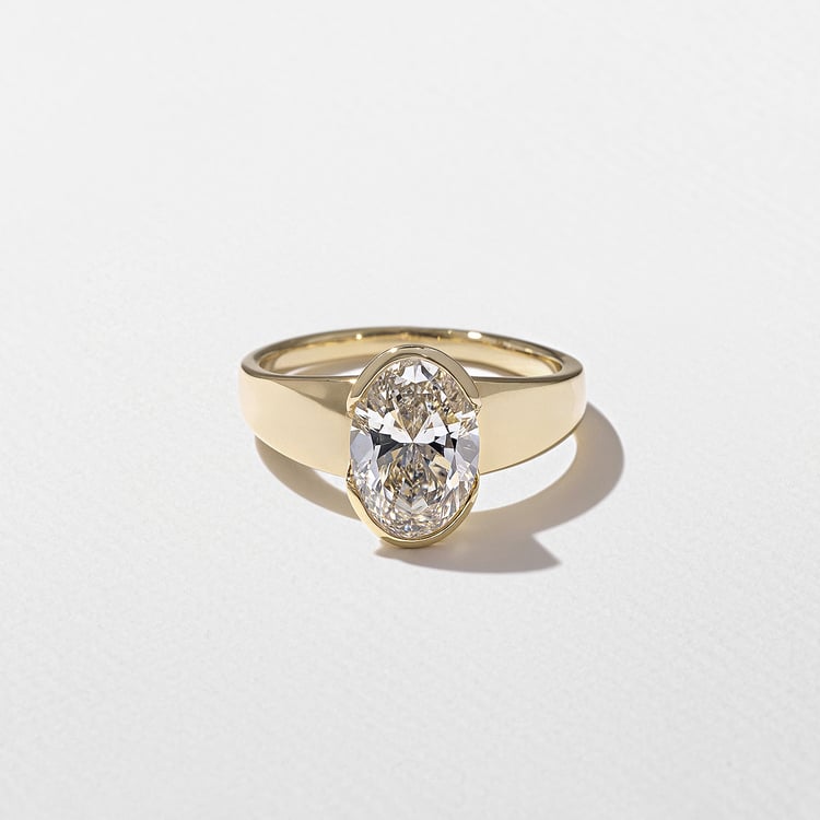Lou Oval in 18k Yellow Gold