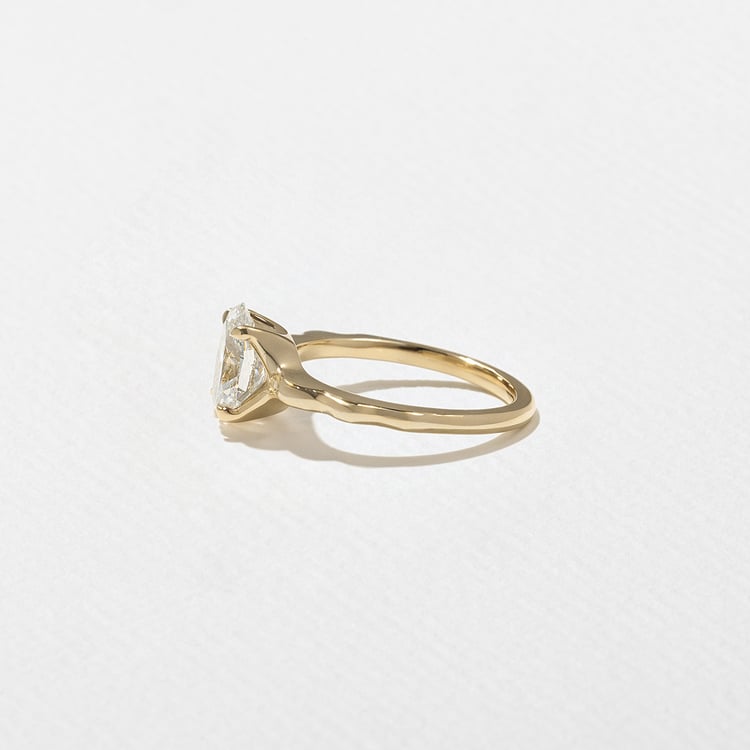 Sloan Oval in 18k Yellow Gold – view 3