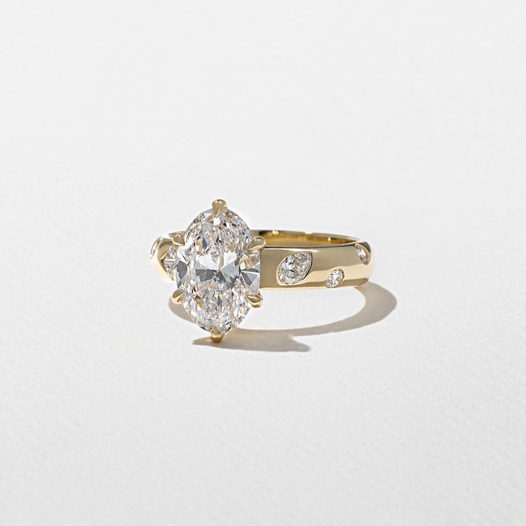 Skylar Oval in 18k Yellow Gold – view 2