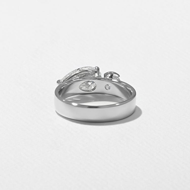 Henri Grand Pear in Platinum – view 4