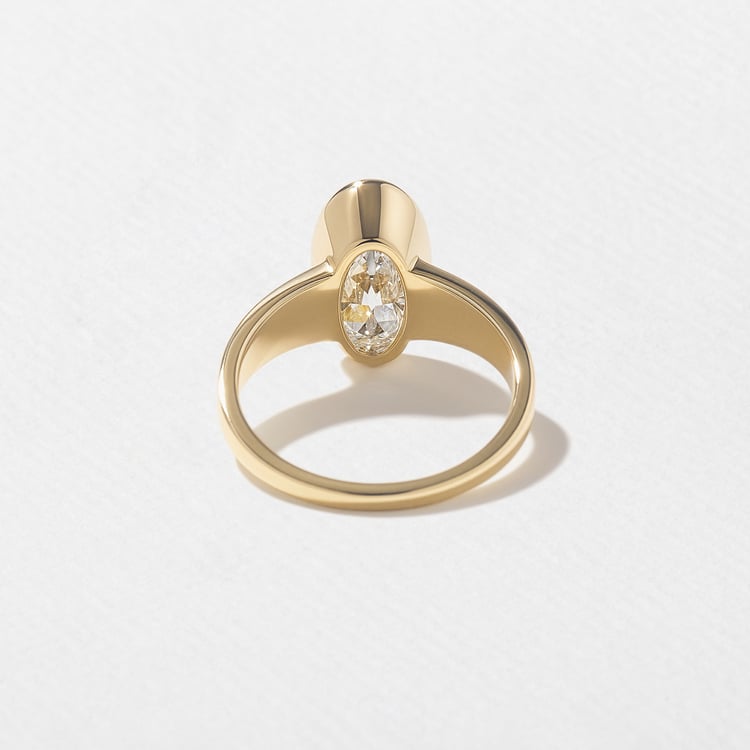 Lou Antique Oval in 14k Yellow Gold – view 4