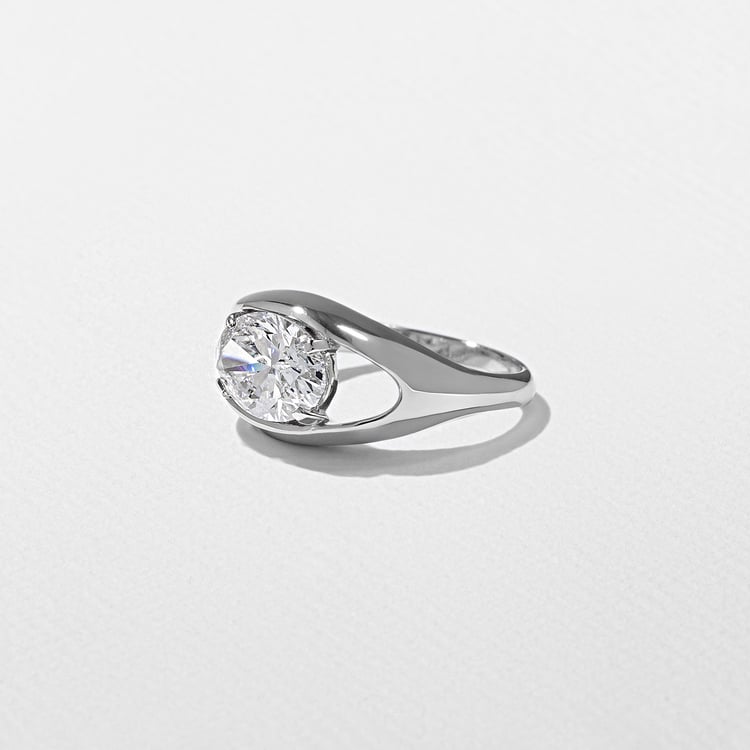 Monroe Oval in 14k White Gold – view 2