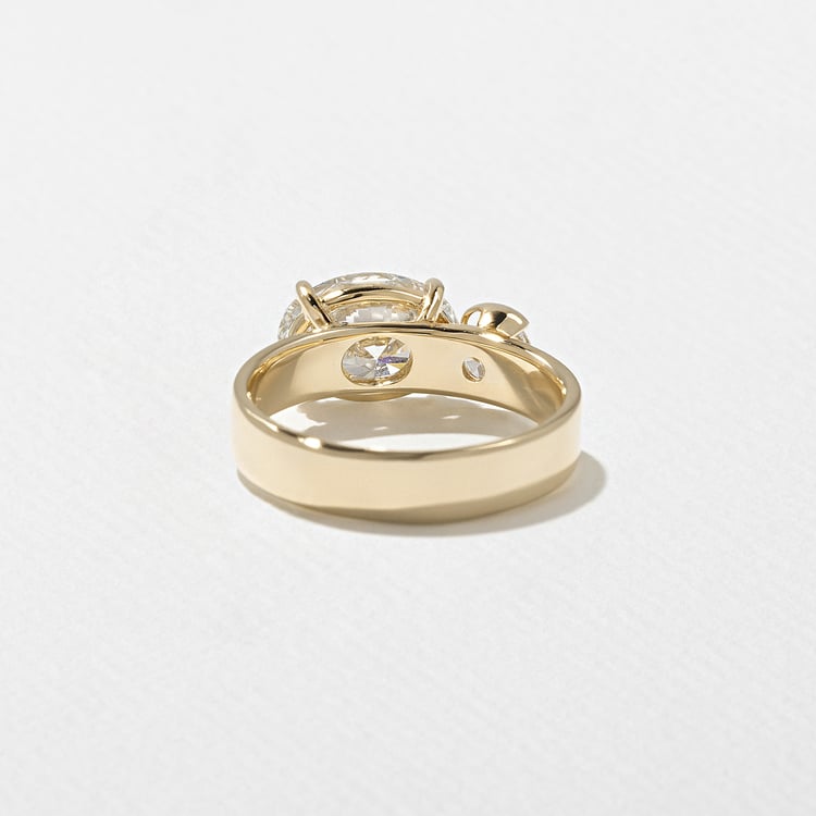 Henri Grand Oval in 18k Yellow Gold – view 4