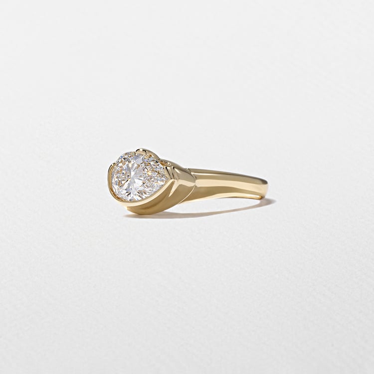 Gaia Pear in 18k Yellow Gold – view 2