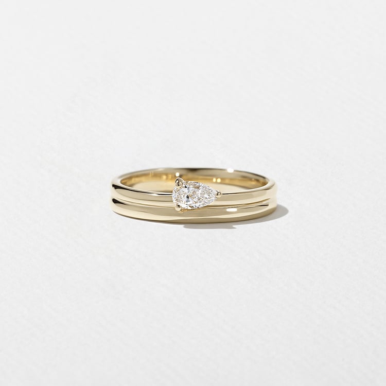 Serra Pear in 18k Yellow Gold