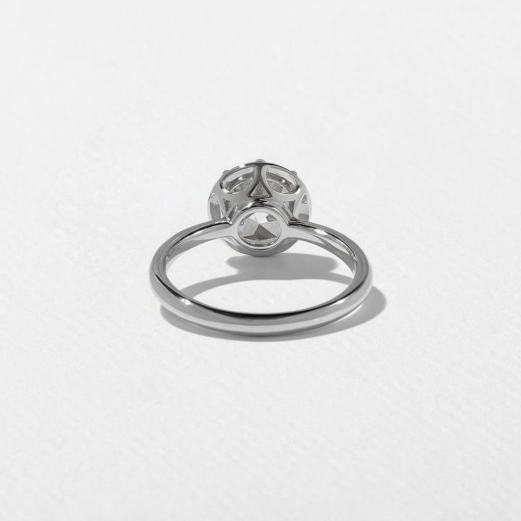 Daphne Antique Round in 18k White Gold – view 4