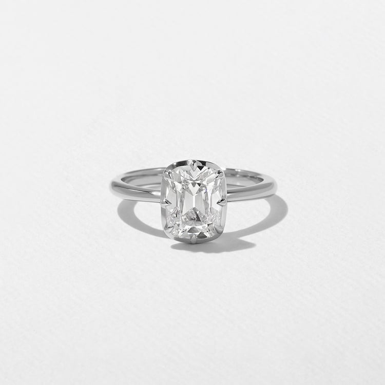 Daphne Antique Cushion in 18k White Gold