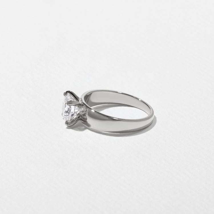 Nova Round in Platinum – view 3