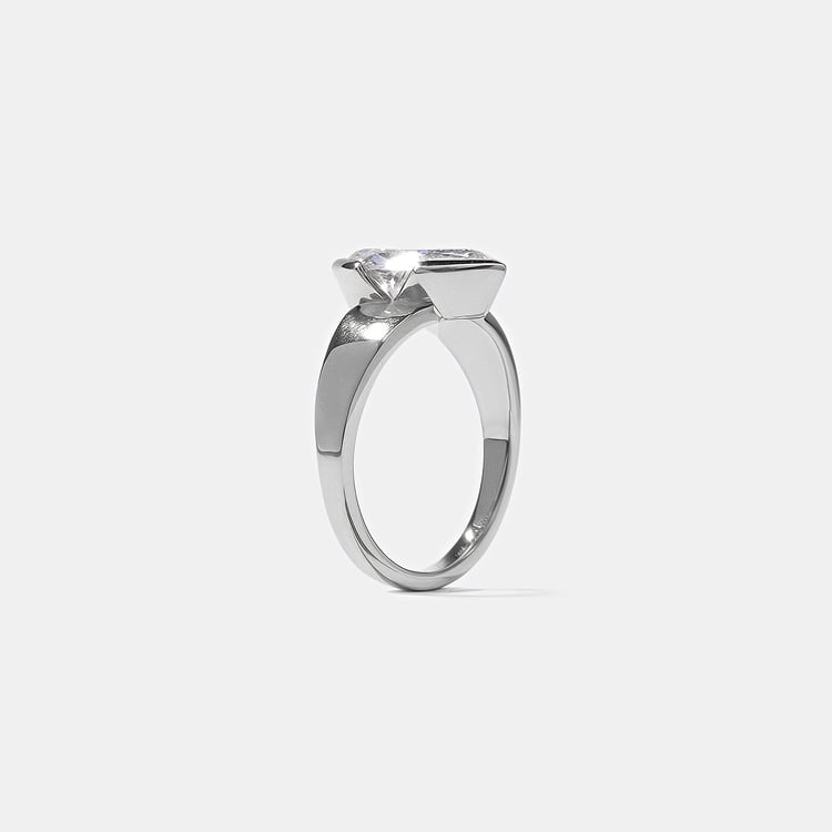 Lou Oval in Platinum – view 5