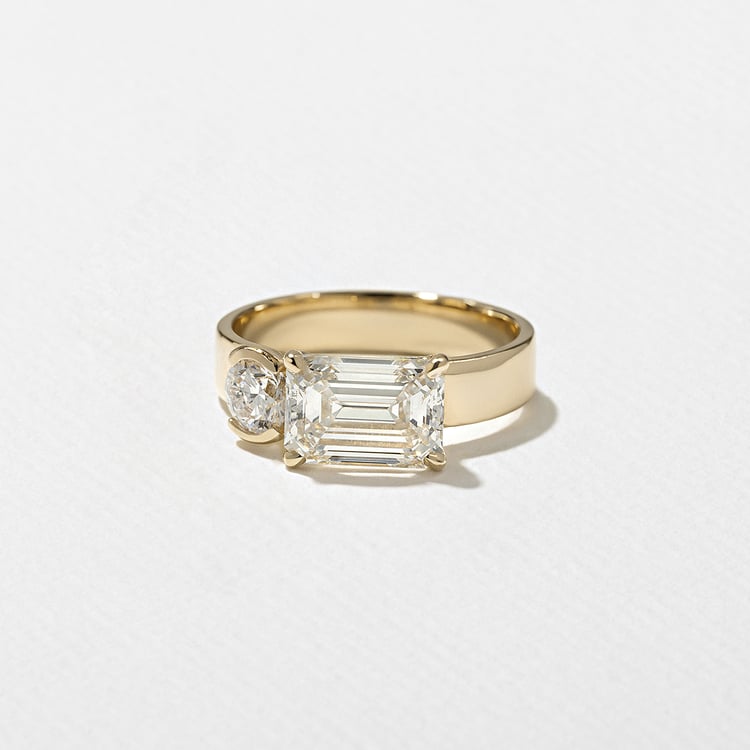 Henri Grand Emerald-Cut in 18k Yellow Gold – view 2