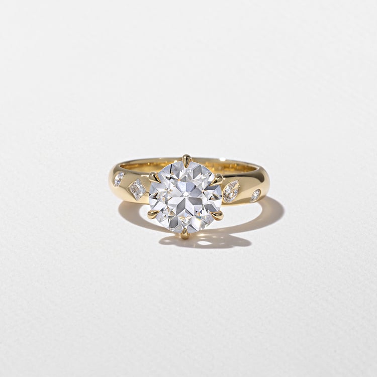 Skylar Round in 18k Yellow Gold
