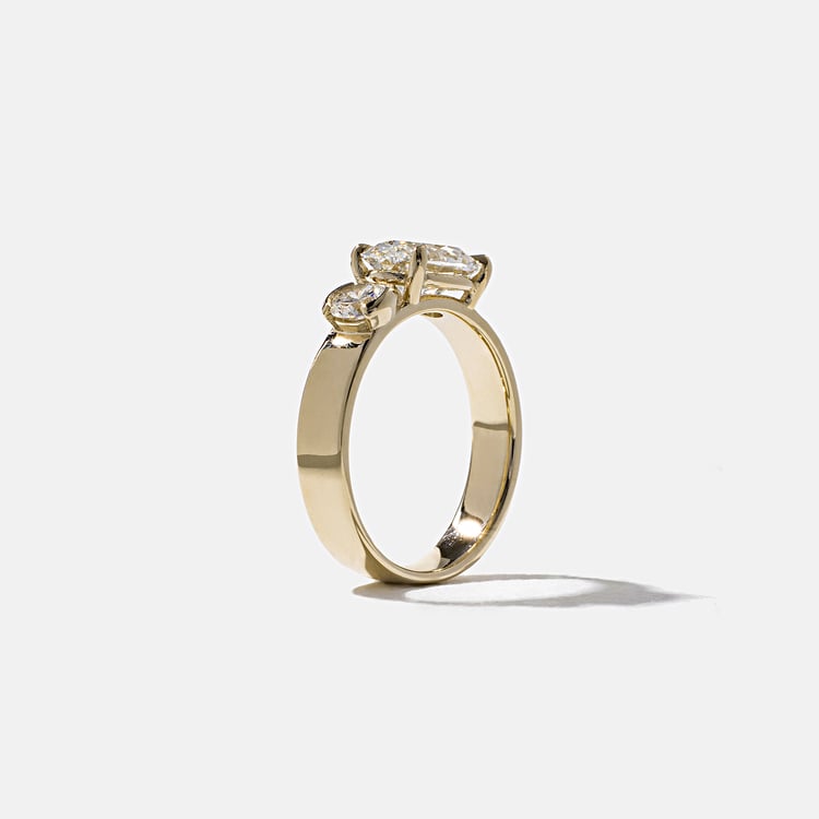 Henri Oval in 18k Yellow Gold – view 5