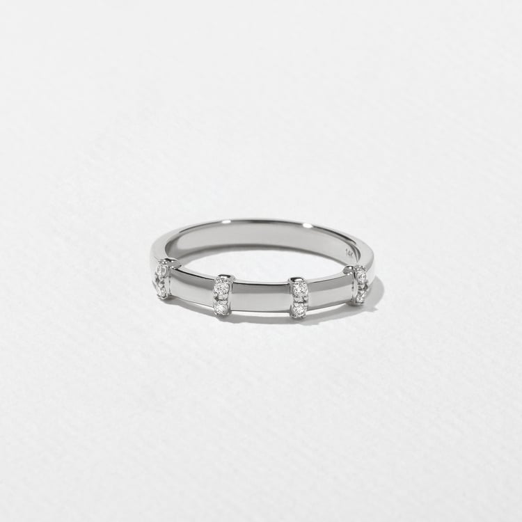 Poppy in 18k White Gold