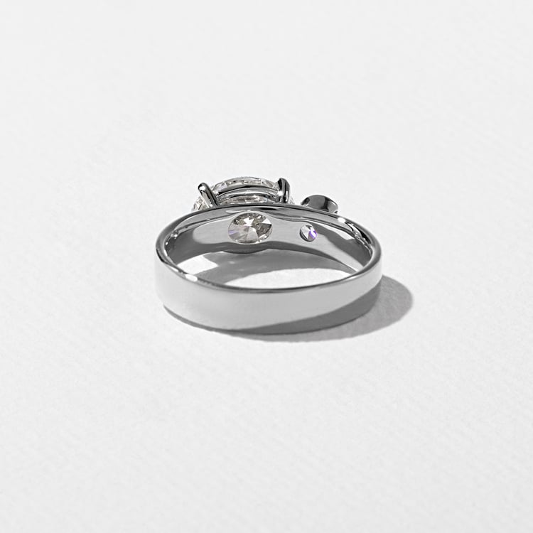 Henri Oval in 18k White Gold – view 4
