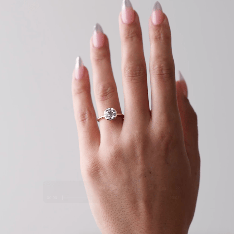 Daphne Antique Round video preview