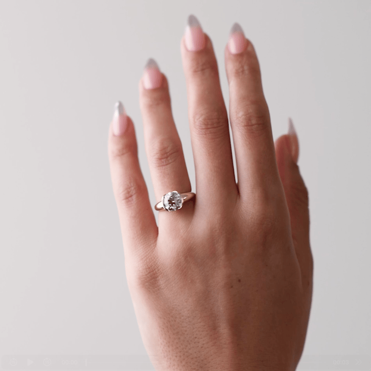 Esme Antique Round video preview