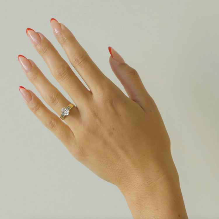 Nova Oval in 14k Yellow Gold – video thumbnail