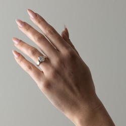 Lou Oval in 14k Yellow Gold – view 6 thumbnail