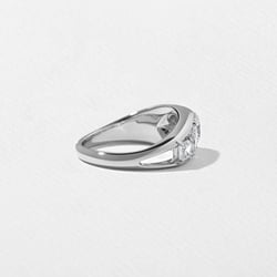Maeve Round in 18k White Gold – view 3 thumbnail