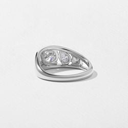 Maeve Round in 18k White Gold – view 4 thumbnail