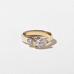 Henri Pear in 14k Yellow Gold thumbnail
