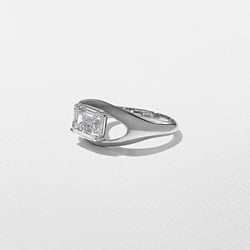 Monroe Emerald-cut in 18k White Gold – view 2 thumbnail