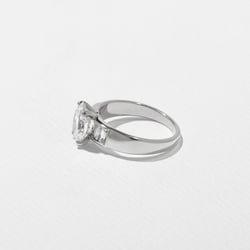 Nova Oval in Platinum – view 3 thumbnail