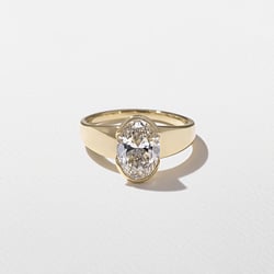 Lou Oval in 14k Yellow Gold thumbnail