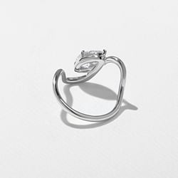 Stella Marquise in 18k White Gold – view 4 thumbnail