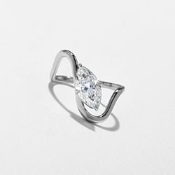 Stella Marquise in 18k White Gold thumbnail