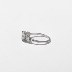 Trey Round in 18k White Gold – view 3 thumbnail