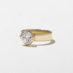Reid Round in 14k Yellow Gold – view 2 thumbnail