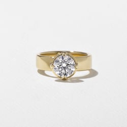 Reid Round in 14k Yellow Gold thumbnail