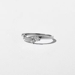 Pine in 18k White Gold – view 2 thumbnail