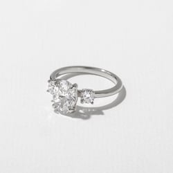 Trey Oval in 14k White Gold – view 2 thumbnail