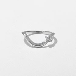 Knot in 14k White Gold thumbnail