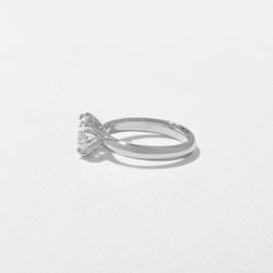 James Oval in Platinum – view 3 thumbnail