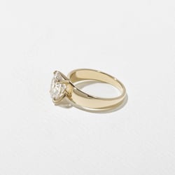 Nova Oval in 18k Yellow Gold – view 3 thumbnail