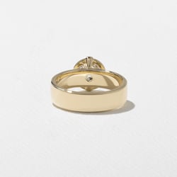 Reid Round in 18k Yellow Gold – view 4 thumbnail
