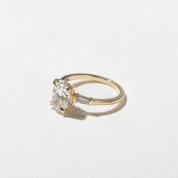 Trey Oval in 14k Yellow Gold – view 2 thumbnail