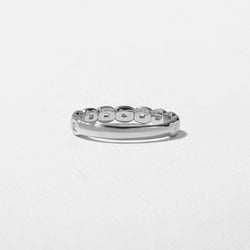 Pebble in 18k White Gold – view 3 thumbnail