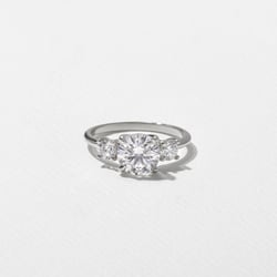 Trey Round in 14k White Gold thumbnail