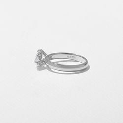 James Pear in 18k White Gold – view 3 thumbnail