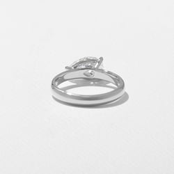 James Pear in 18k White Gold – view 4 thumbnail