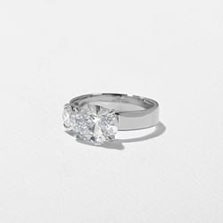 Henri Grand Oval in Platinum – view 2 thumbnail