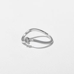 Knot in 18k White Gold – view 3 thumbnail