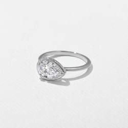 August Pear in 14k White Gold – view 2 thumbnail