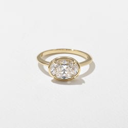 August Oval in 14k Yellow Gold thumbnail