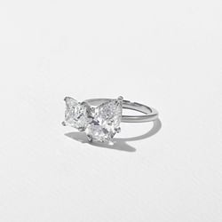 Vivi Grand Pear and Princess in Platinum – view 2 thumbnail