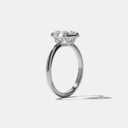 Daphne Antique Oval in 18k White Gold – view 5 thumbnail